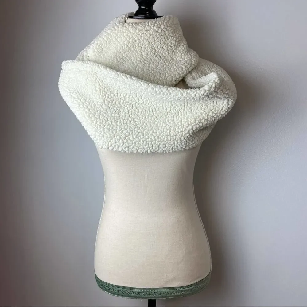 BDG Solid White Ivory Sheep Soft infinity Heavyweight Scarf one size